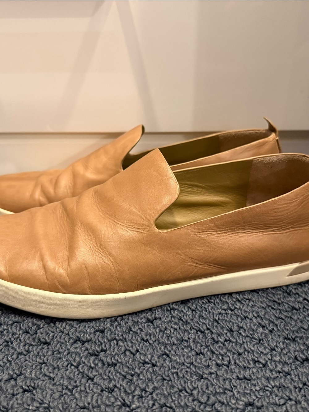 Vince Slip-On Leather Sneakers in Tan/Nude Sz 37